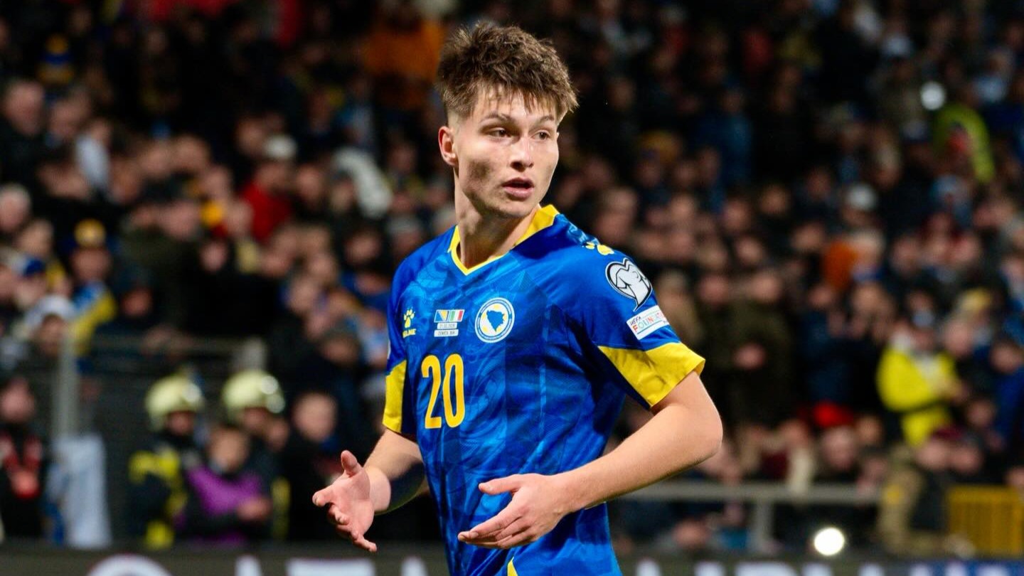 Sprema se bomba: Esmir Bajraktarević na pragu velikog transfera!